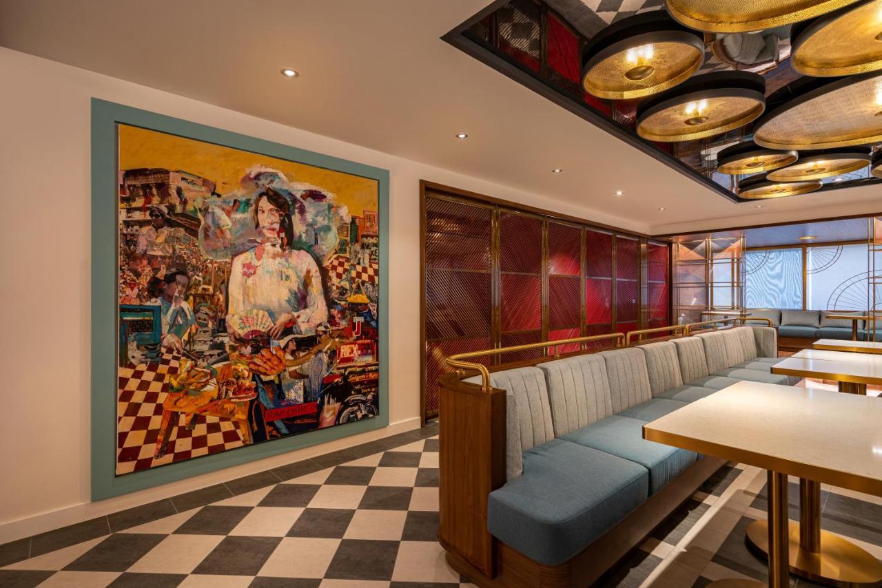 Fusion Original Saigon Centre Hotel Ho Chi Minh City Bagian luar foto The interior of the restaurant