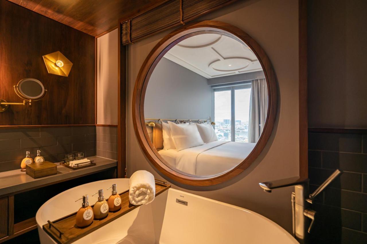 Fusion Original Saigon Centre Hotel Ho Chi Minh City Bagian luar foto Bathroom